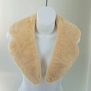 Vintage 1960’s Mid-Century cream colored notched sheared beaver fur collar